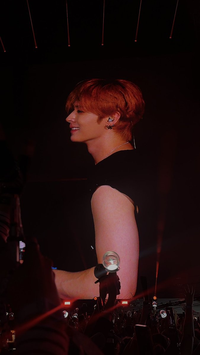 hyunbuzzcut's tweet photo. AQUI. Eu quebrei. O SORRISINHO PQP https://t.co/JNi3UmV4An