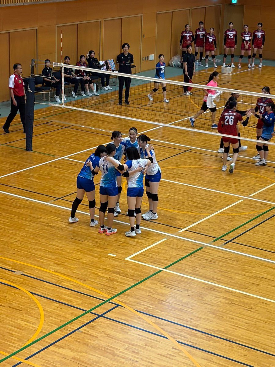 tezubare's tweet photo. 9月12日（土）
秋季リーグ
VS大阪体育大学
【3-2】
22-25
23-25
25-17
25-14
15-8
フルセットにもつれ込み長い試合でしたが勝利することができました⭐️
この勢いで明日も勝利できるように頑張ります！応援よろしくお願いしますꉂꉂ📣 https://t.co/ZsWx9yvbZA