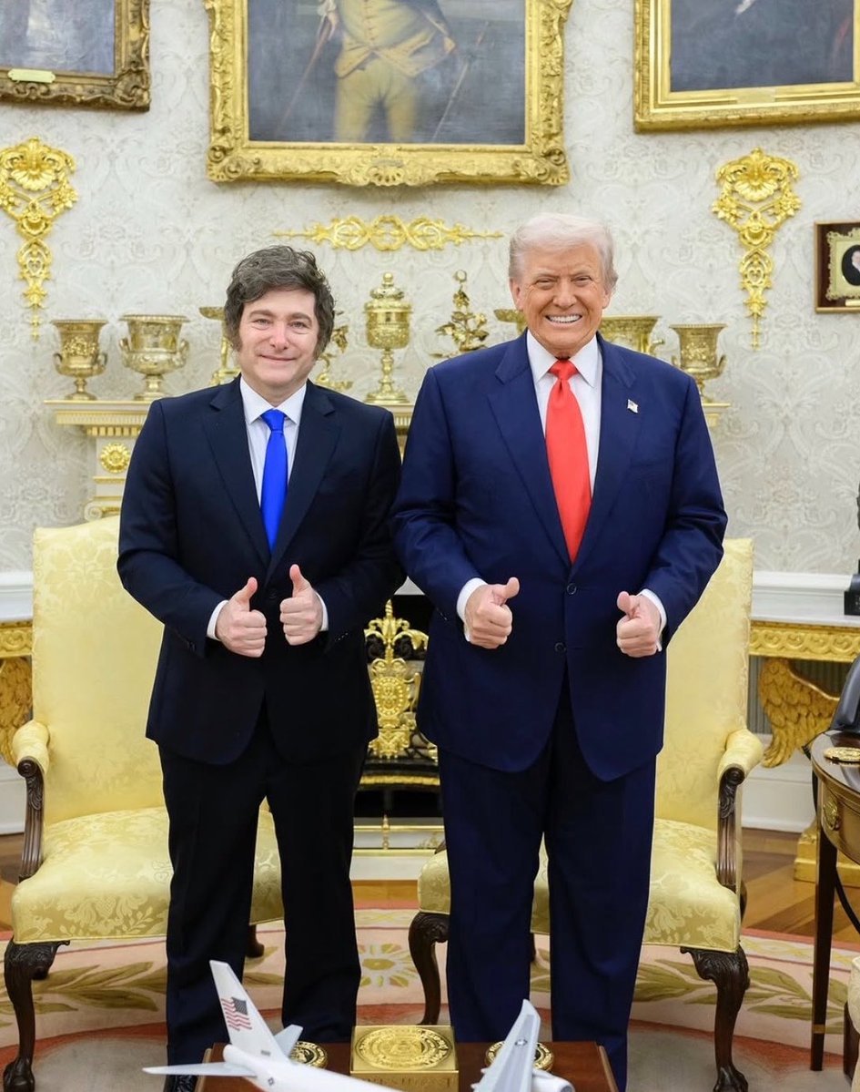 ElTrumpista's tweet photo. Cronología Trump - Malvinas.

📅31/08 - Trump afirma que EEUU “revisaría la posición sobre Malvinas”

📆03/09 - Trump descarta apoyar a Reino Unido en caso de nuevo conflicto

📆11/09 - Trump vende Blackhawks a Argentina

📆 Hoy - Trump dice que Reino Unido “ocupó las Malvinas” https://t.co/hq6nsEycak