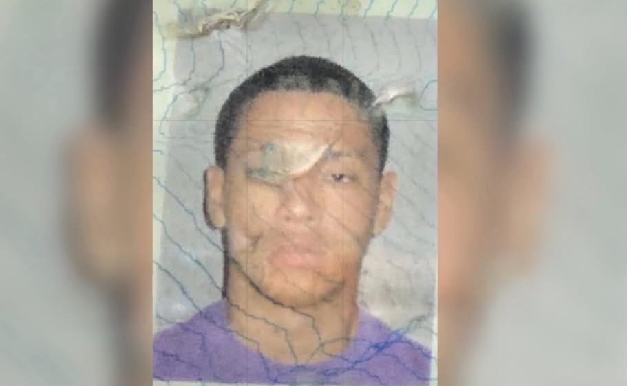 AlsaciasT's tweet photo. UCESOS: Un fuerte tiroteo en la carretera CA-13, a la altura de la col. Buenos Aires en Tela, dejó como saldo un muerto y dos heridos. La víctima mortal es Juan Carlos Banegas (33). Los lesionados son peatones alcanzados por balas perdidas. 🚨 de la DPI. #JusticiaHN https://t.co/3WVcOKF57Y