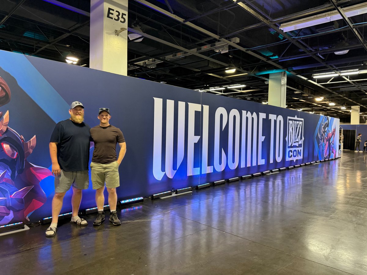 StreamseedGG's tweet photo. Today is the day! 🤪

@MrSlippers817 &amp; @RossTsu will nerd out and the mystery on their first event makes the hype all the more stronger. 💪

Who will they be seeing there?!

#BlizzCon https://t.co/1QxlAjdETG