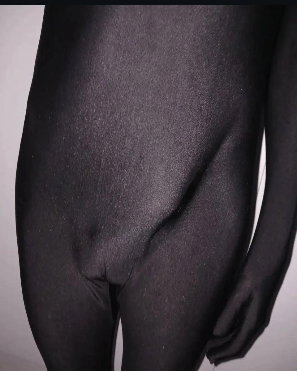 ZentaiNaru's tweet photo. My zentai suits βοΈππ§π·π
#zentai #morphsuit https://t.co/UwRhUsDHyg