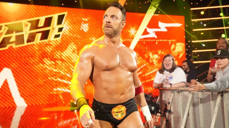 DFW_Wrestling's tweet photo. @TheDireWolffDFW @NormanYorkDFW @DFW_WILDFIRE_XJ @SlateRandallDFW's theme hits. The crowd ERUPTS. The Megastar, Slate Randall walks out, He storms down the aisle and to the ring area. He takes a moment before walking onto the turnbuckle and hitting his pose to a thunderous reaction. https://t.co/UTzauaMbIf