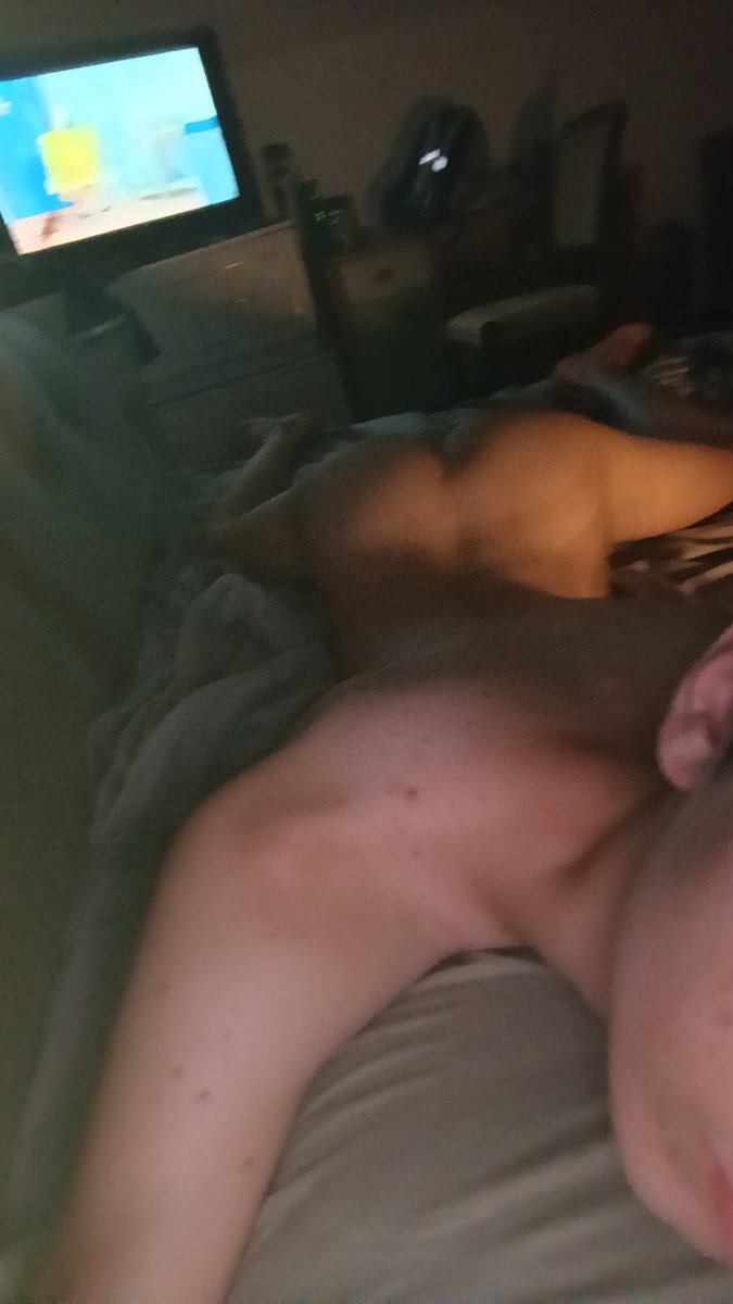 Pteryfsy's tweet photo. @Alexxx69r Akaroooom, tövig bennem, jó keményen 🥵🥵😍🥵😍 https://t.co/wDY8RapzKI