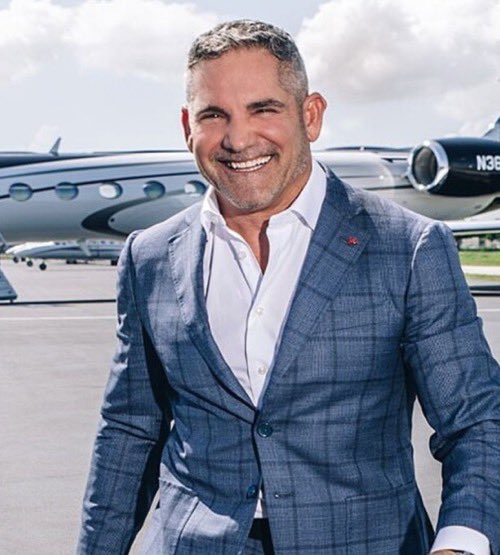 TheBitcoinConf's tweet photo. Cardone Capital is building a real estate hybrid that buys up #Bitcoin ⚡️

Cash flow from rental property helps building a Bitcoin reserve 🚀 https://t.co/vhaV8scCMc