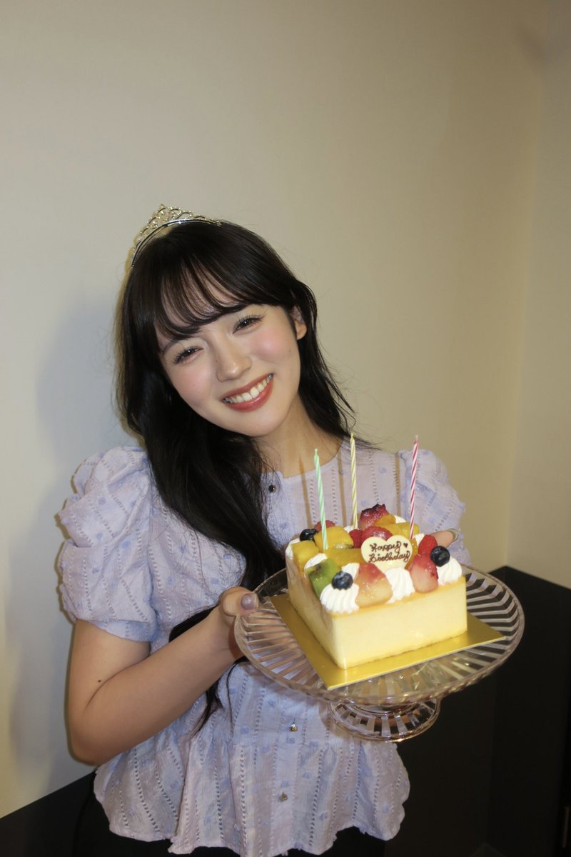 ran_kitazawa's tweet photo. 本日誕生日を迎えました🎂

この一年は、たくさんの方に支えていただき、頑張ってきたことが形になった一年でした。

ずっと夢見ていたアイドルとしても、新しいスタートを切ることができました💜

ここからは始めたことをもっと磨いて大きくしていきたい!

今年も北沢蘭をよろしくね!

 #FairyLogue https://t.co/B8aZGOJnZA