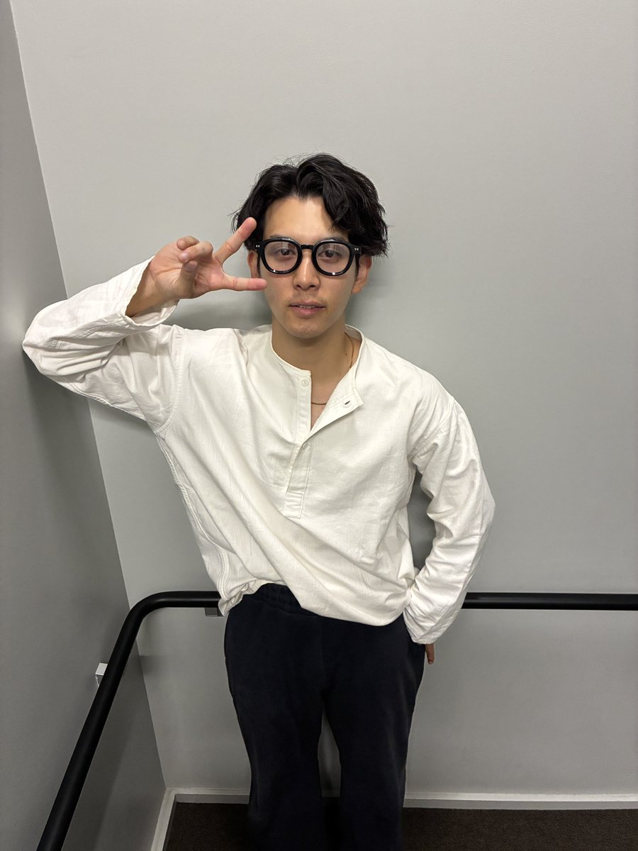 nord_hkd's tweet photo. #12人の怒れる男 開幕しました!🎊
#瀧原光 は早く野球を観に行きたい、飄々とした7号を演じました‼︎⚾️

ステージ上にも客席があり、臨場感たっぷりな舞台🪑
席によって見え方が変わりますので、何度も観てみてください‼︎👀✨

チケット等詳細は⬇️をご覧ください‼︎🎫
https://t.co/KiK4b0QVgi https://t.co/WEr4Fa7aDl