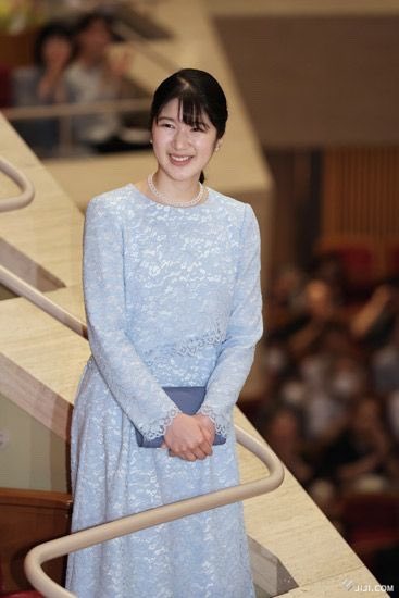 snsnokyoufu's tweet photo. 愛子さまと眞子、完全に逆転ｗｗｗｗｗ https://t.co/1z9khiD5zd