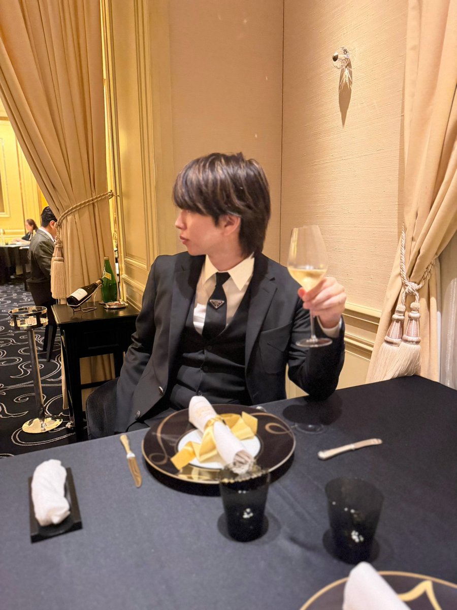 hajimesyacho's tweet photo. 妻と三つ星レストラン🍽️
夏は忙しくてなかなか育児に参加できず、たくさん負担をかけてしまったのでご馳走したぜ https://t.co/59EO2GATlP