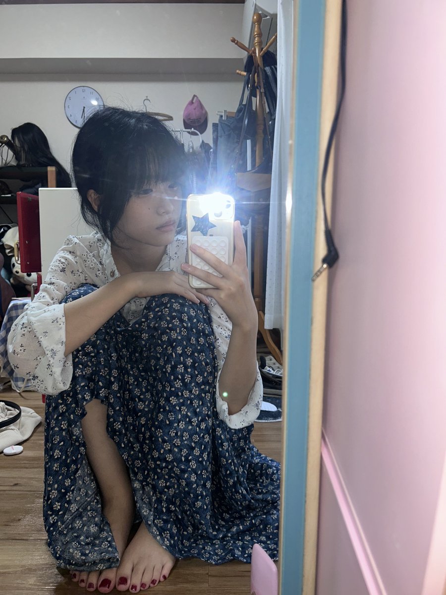 noa_rtnolife's tweet photo. ペディキュア変えた〜 https://t.co/g1VSn06cEa