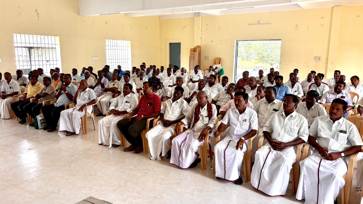 tmselvaganapat's tweet photo. எங்கள் குடும்பத் தலைவரும், கழகத் தலைவருமான மாண்புமிகு தமிழ்நாடு முன்னாள் முதலமைச்சர் திரு. @mkstalin  அவர்களின் ஆணைக்கிணங்க, சேலம் மேற்கு மாவட்டம், சங்ககிரி சட்டமன்றத் தொகுதிக்குட்பட்ட தாரமங்கலம் மேற்கு ஒன்றியக் கழக செயற்குழுக் கூட்டம் எனது தலைமையில் நடைபெற்றது.
இக்கூட்டத்தில் கழகத்தின் அடித்தளத்தை மேலும் வலுப்படுத்தும் வகையில், அமைப்பு மறுசீரமைப்பு குறித்து ஆலோசிக்கப்பட்டு, நிர்வாகிகளின் முழுமையான ஆதரவுடன் தீர்மானம் நிறைவேற்றப்பட்டது.

இந்நிகழ்வில் மாவட்ட, ஒன்றிய கழக நிர்வாகிகள் , சார்பு அணி நிர்வாகிகள் மற்றும் கழகத் தோழர்கள் கலந்து கொண்டனர்.

#DMK