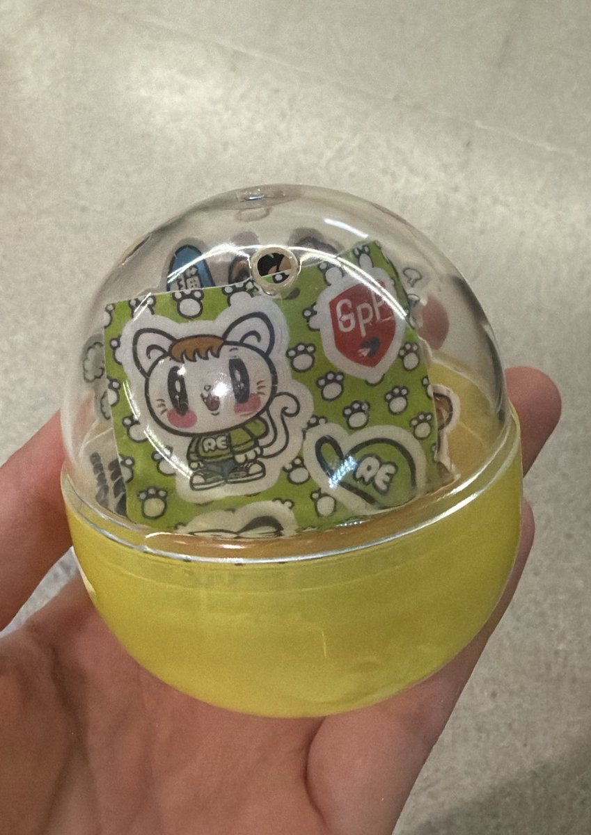 atamaru1126's tweet photo. 最後帰る時に優しいおそらく
INIのファンの方が『これどうぞ受け取ってください！』って
プレゼント企画のプレゼントしてくださって
私何も持ってないので、本当に感謝してます😭💚
『佐野さんのファンの方だと思ったので！』
心温まるライブでした
#CDTVライブライブ秋の大感謝祭 #INI 
#GENERATIONS https://t.co/PXOlwYkCJ1
