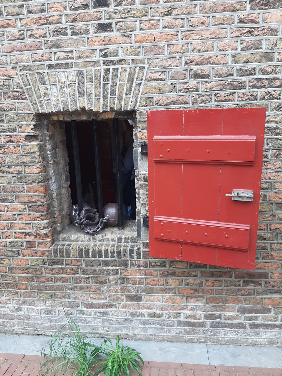 MEKloppenburg's tweet photo. Open Monumentendag 2026 in #Capelle aan den IJssel. De #Regentenkamer in het Van #Cappellenhuis , de #Dorpskerk , de #kunstmarkt en het Dief- en Duifhuisje bezocht. En nog een stukje langs de Hollandse IJssel gewandeld. Fijne zaterdag nog! https://t.co/5ewP2g5uh6