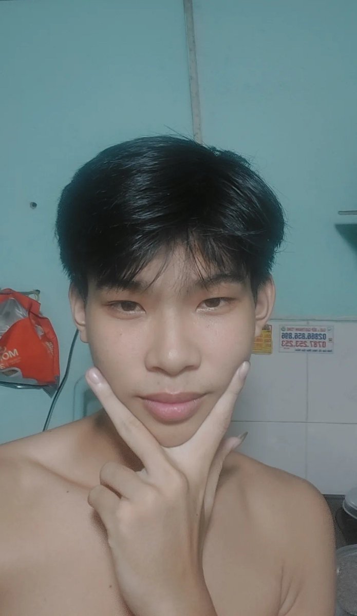 phongg2305's tweet photo. 1 ngày trước khi xuống tóc🫠 https://t.co/4jkKpa8rkc