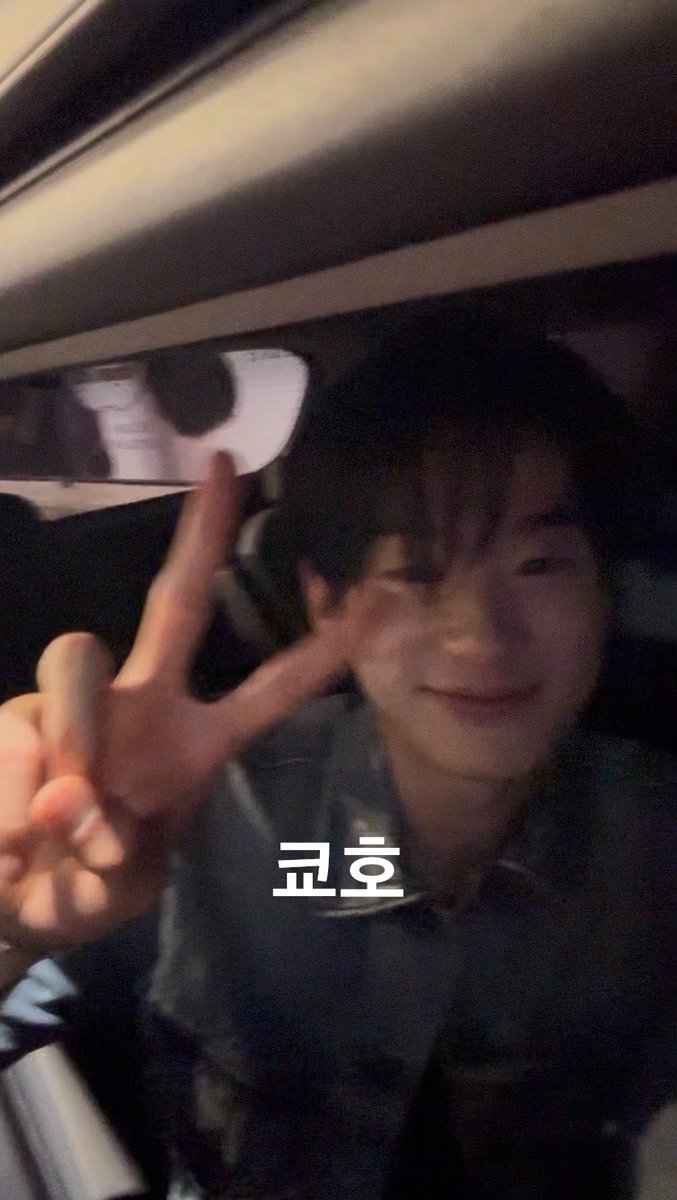 lololv33's tweet photo. 싸인해주고싶은데 못해주니까
자기를 괴롭게하지말래ㅠㅠ
한번만이라고 하니까
해주려다가 괴로워함
착순아……ㅠㅠㅠㅠ https://t.co/h1izZ8AaWt