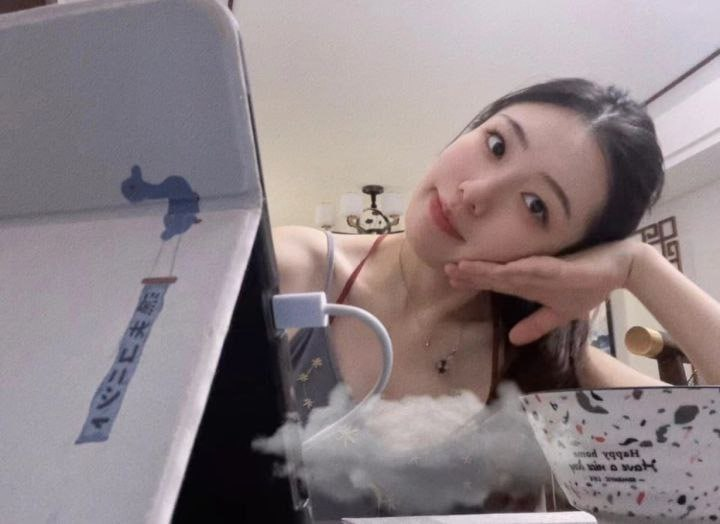 sooy1314's tweet photo. 你们的老师看了一天的X了 ，周末不快乐😂😂 https://t.co/faDWN7QCr0