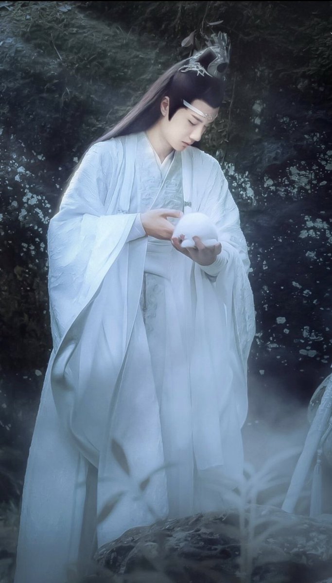 cher0805's tweet photo. まるで天女か妖精🧝‍♀️✨✨
美しい藍湛🩵

#陳情令
#WangYibo
#王一博 https://t.co/wEgcasJz8M