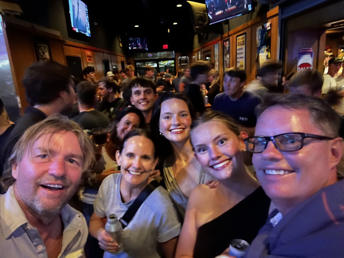 daviddring's tweet photo. A time was had last night. https://t.co/yUGTzWkpQh