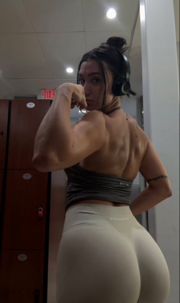 Cfgodes's tweet photo. Life feels so much better when you're losing to a superior gym brat🤤🤤

Time to get drained by gym coochies, who don't care a dime about you except your wallet 

#cuck #cuckold #wankchat #hotwife #nsfw #nsfwtwt #bbc #bnwo #findom #horny #goon #gooner #feargasm #catfish #scam joi https://t.co/jGQfI1Z5qg