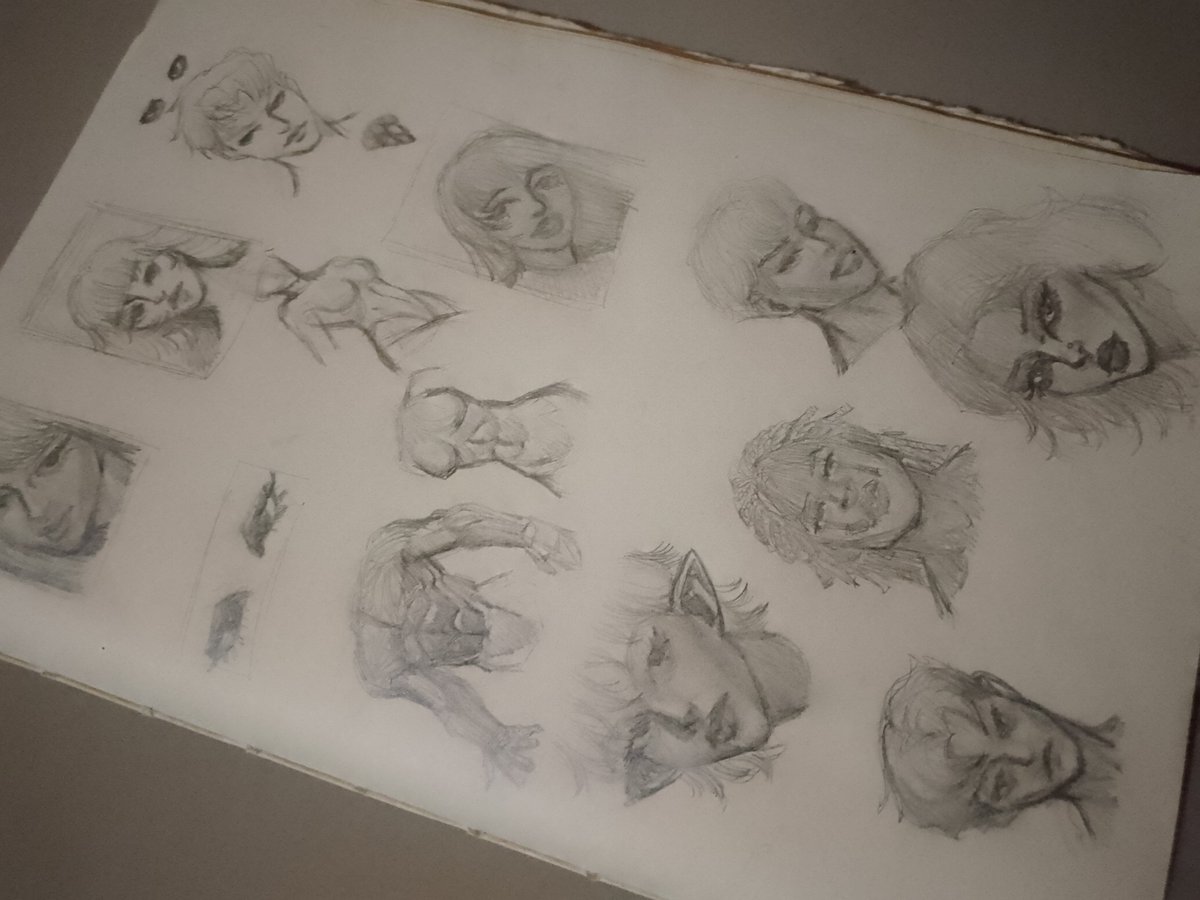 reddzun's tweet photo. sum sketches after a long digital work ✨

#sketch #artistsonx #pencil https://t.co/iEYTRtd5NK