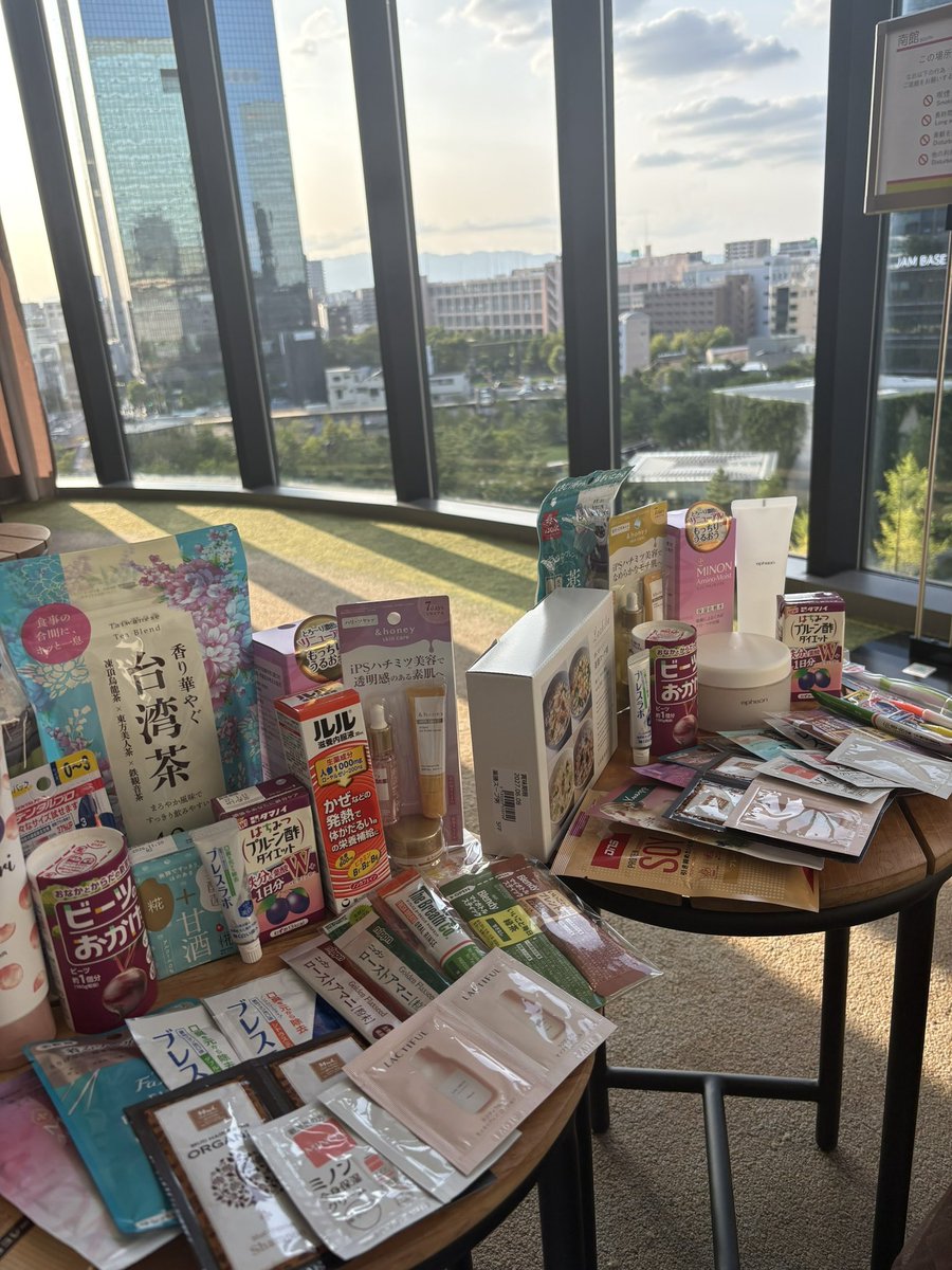 sample_bi_nikki's tweet photo. グラングリーン大阪　ご自愛市🌳
絶対行ったほうがいいです❣️❣️

スタンプラリー制覇でお土産いただけちゃいます👀✨
ブースではサンプル配布や試飲試食がありました。

私は春館製薬所の薬膳スープが美味しすぎて🤤買っちゃいました！

明日までなのでまだの方はぜひ！

https://t.co/Qb37QcCvFL https://t.co/Dqhe2ZXny3