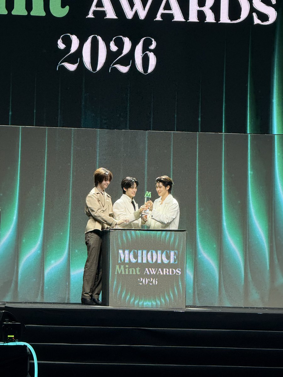 savewrg's tweet photo. ดีใจที่ได้อยู่ทุกความสำเร็จของเพื่อนน้าาา🥺

TTP AT MCHOICE 2026

#ตี๋ตี๋ป๋อมิ้นท์อวอร์ด2026 
#MchoiceMintAwards2026 https://t.co/iQGS3CSxNC