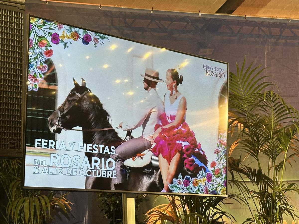 Vox_Fuengirola's tweet photo. Presentación del cartel de nuestra semana grande 2026. 

Este año será una obra del artista Juan Miguel Martín Mena la que anunciará nuestra Feria Del Rosario. 

Se ultiman los preparativos para engalanar nuestra ciudad en estos días tan especiales. https://t.co/f8G4saOCG1
