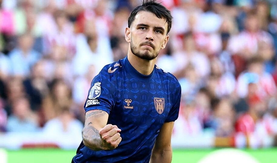 GamboVicko's tweet photo. 🚨 Sunderland midfielder Enzo Le fee gets a pre- selection for France national team
https://t.co/1u0BgyWrkQ https://t.co/LgSmCwwkDW