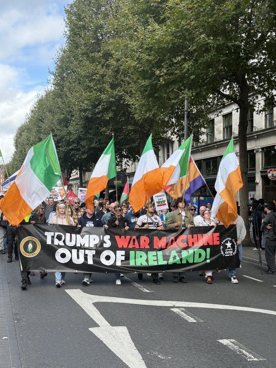 dlLambo's tweet photo. Tens of thousands marching in Dublin right now.

#TrumpNotWelcome https://t.co/Qjz7wlBBlJ