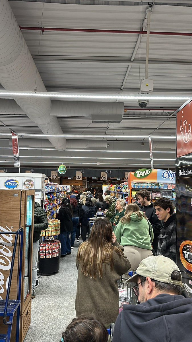 JMilei's tweet photo. La crisis de consumo deprimido más loca de todo el mundo... la diferencia entre leer a Borges y entender a Borges se hace evidente...
CIAO! https://t.co/NolQxByp2V