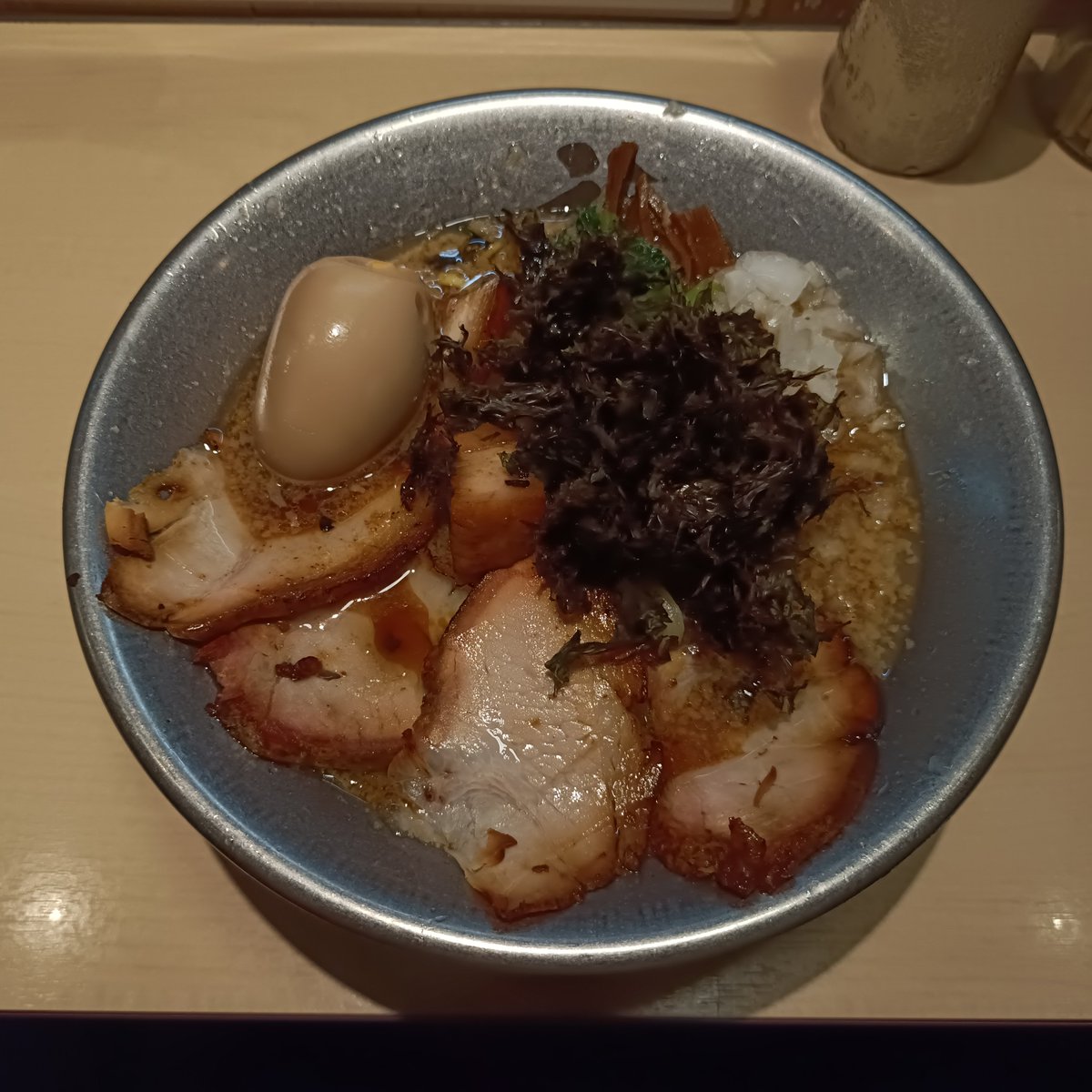 ttk_infomation's tweet photo. 燕三条 豊潤亭

特製中華そば　1,380円

新潟背脂系

抜群の美味しさでした😍

麺、スープ、具材完璧で
また来ちゃぅぅう😘

050-5600-1027
東京都小金井市本町2-6-10
シティライブ武蔵小金井 1F
https://t.co/GknJrkRdDD https://t.co/Gkj41BRhwP