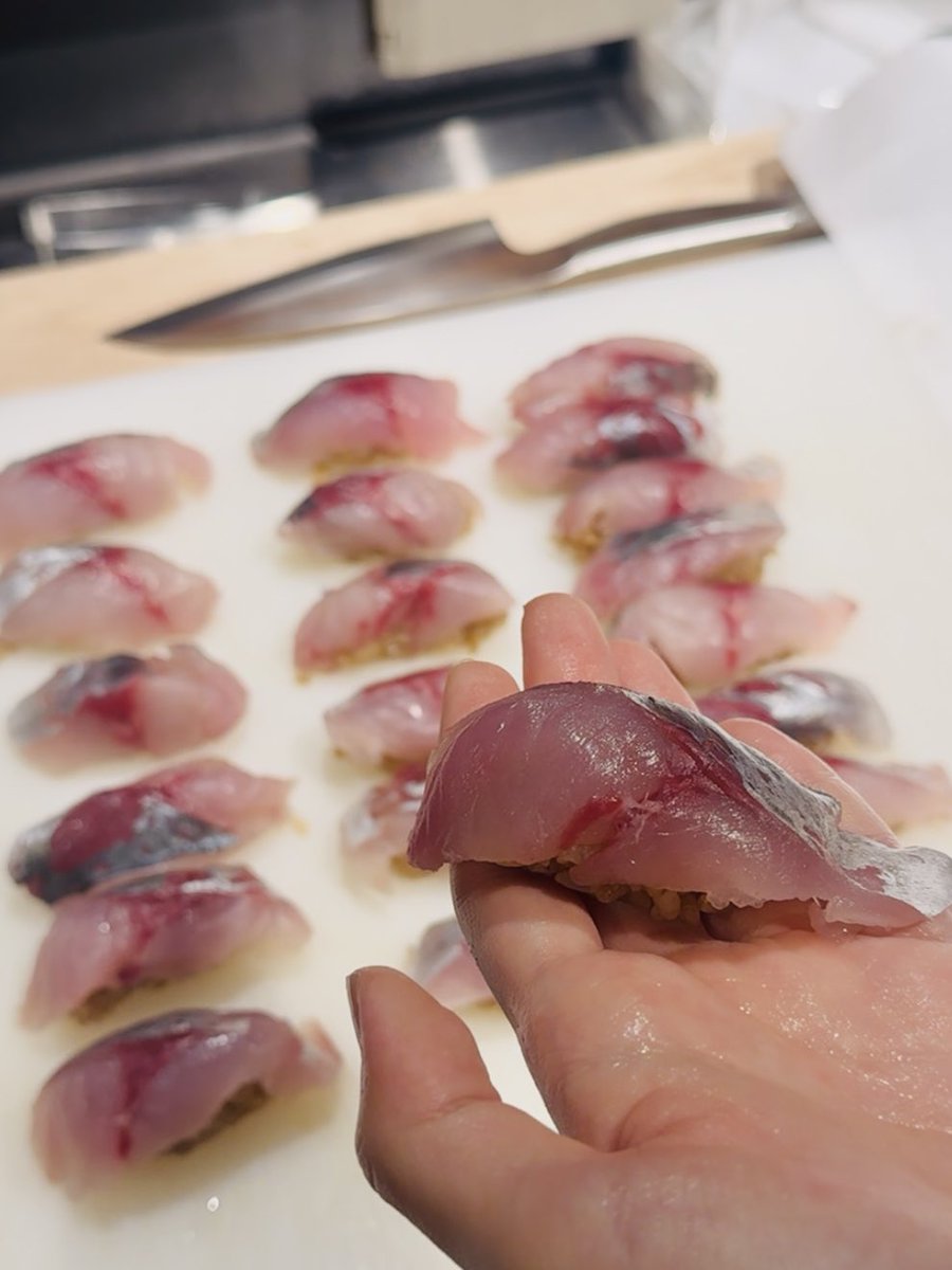 macyacyarin's tweet photo. 今日は一日撮影＆新メニュー開発しました🫡

🍣寿司修行、まだまだ頑張ります！

https://t.co/dkLdQXNgRt https://t.co/S5wKa8PP1W