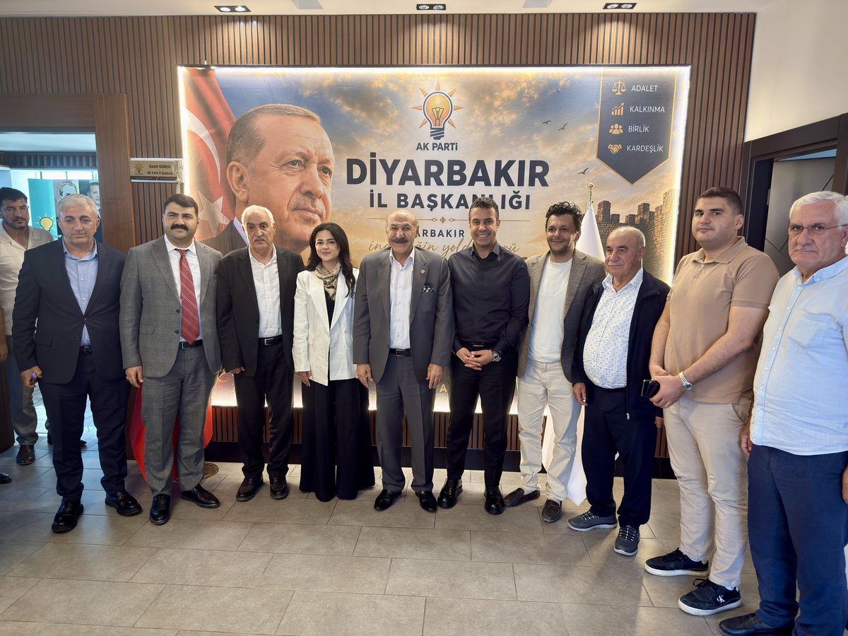 HamitSumer21's tweet photo. 📍 Diyarbakır AK Parti İl Başkanlığı

Önceki dönem Milletvekilimiz Sayın Sebgetullah Seydaoğlu’nu İl Başkanlığımızda ağırlamaktan büyük memnuniyet duyduk.

Nazik ziyaretleri ve kıymetli sohbetleri için kendilerine teşekkür ediyor, çalışmalarında başarılar diliyoruz.

Birlik, beraberlik ve istişare kültürümüzle Diyarbakır’ımız ve ülkemiz için çalışmaya devam ediyoruz. 🇹🇷

#Diyarbakır #AKParti #İstişare #BirlikteGüçlüyüz