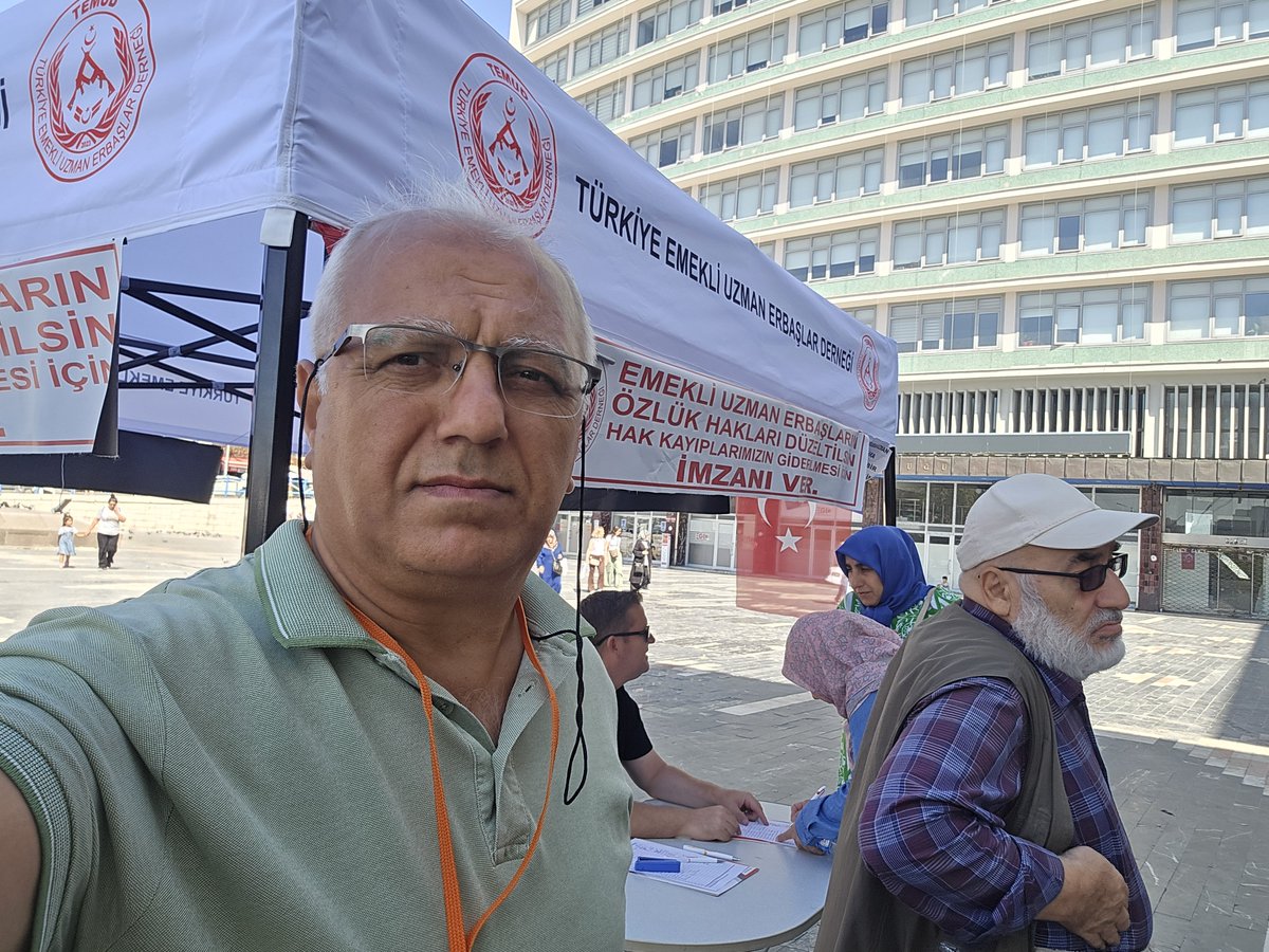 MUSYAFABOZCA's tweet photo. “Bu mücadele makam için değil, hak için veriliyor.”

Vatanımız için yıllarca görev yapan Uzman Çavuşlarımızın hak ve adalet mücadelesine destek olun.

Ankara Ulus’taki ıslak imza standımıza bekliyoruz. https://t.co/UlLHGmp5o3