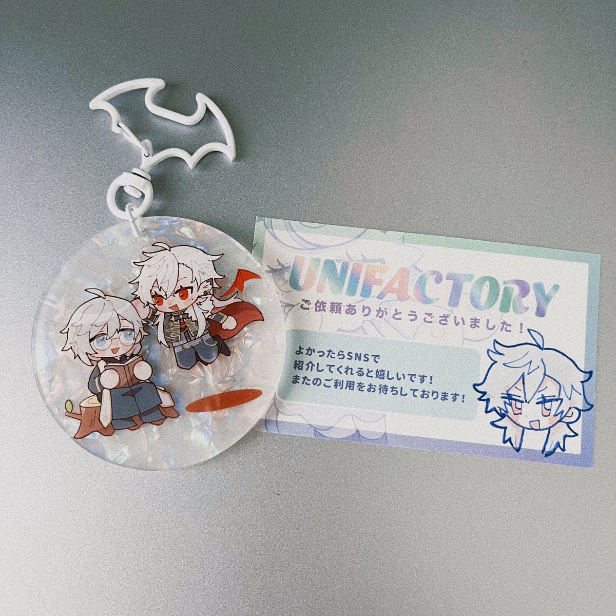 asagi_361's tweet photo. 2年前に作った別界隈アクキーなのですが欲しい方いらっしゃいましたらリプでもDMでもお声がけください…😭自分用で作ったけどまだまだある😭 https://t.co/Z9FL7xS3Ee