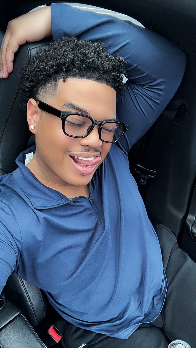 dreamaboutdarr's tweet photo. And one thing a haircut gone do is put you in a good mood! Good morning everyone! 🤍 https://t.co/tuV4Aj6H9X