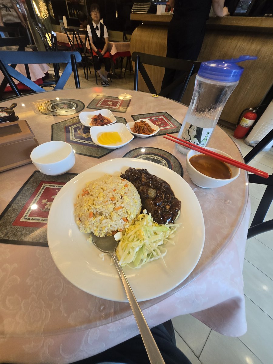 kocodesign's tweet photo. 술마시고 밥먹고 https://t.co/lFd1VTEZsf