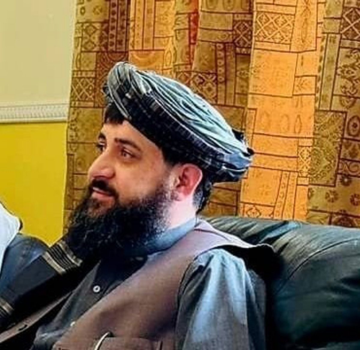 Badghiswal_Ah's tweet photo. ځوان او زړور دفاع وزیر؛
مولوي محمد یعقوب مجاهد حفظه الله تعالی. 🏳️🫡 https://t.co/EcrjVbXolp