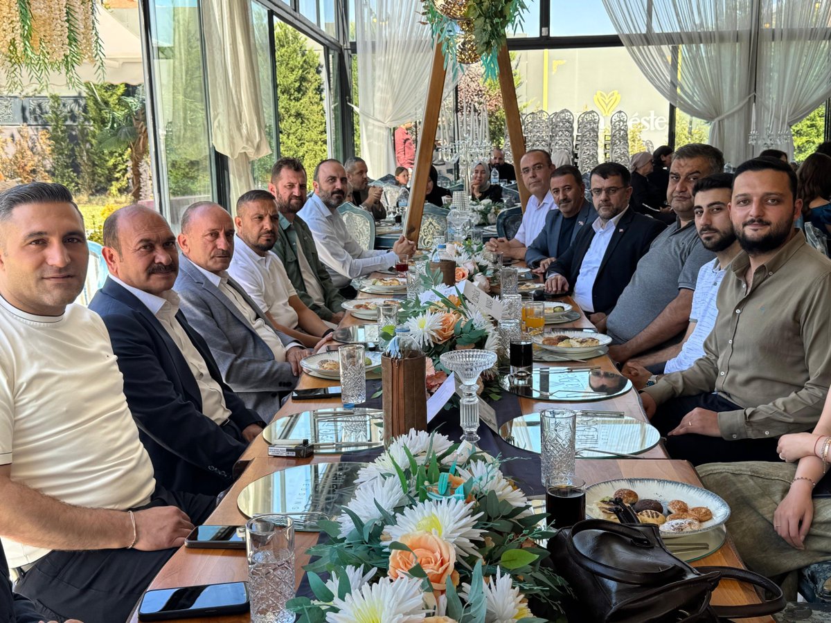 devletsert's tweet photo. Genel Merkez mesai arkadaşlarımızdan Ferhat Kavak’ın kızı Gamze ile Muhammet Emin evlatlarımızın mutlu günlerine şahitlik ettik.

Genç çiftimize bir ömür boyu mutluluklar diliyorum. Rabbim, sağlık, huzur ve mutlulukla ömür boyu sürecek güzel bir yuva nasip etsin. https://t.co/XKIrJvW3jR