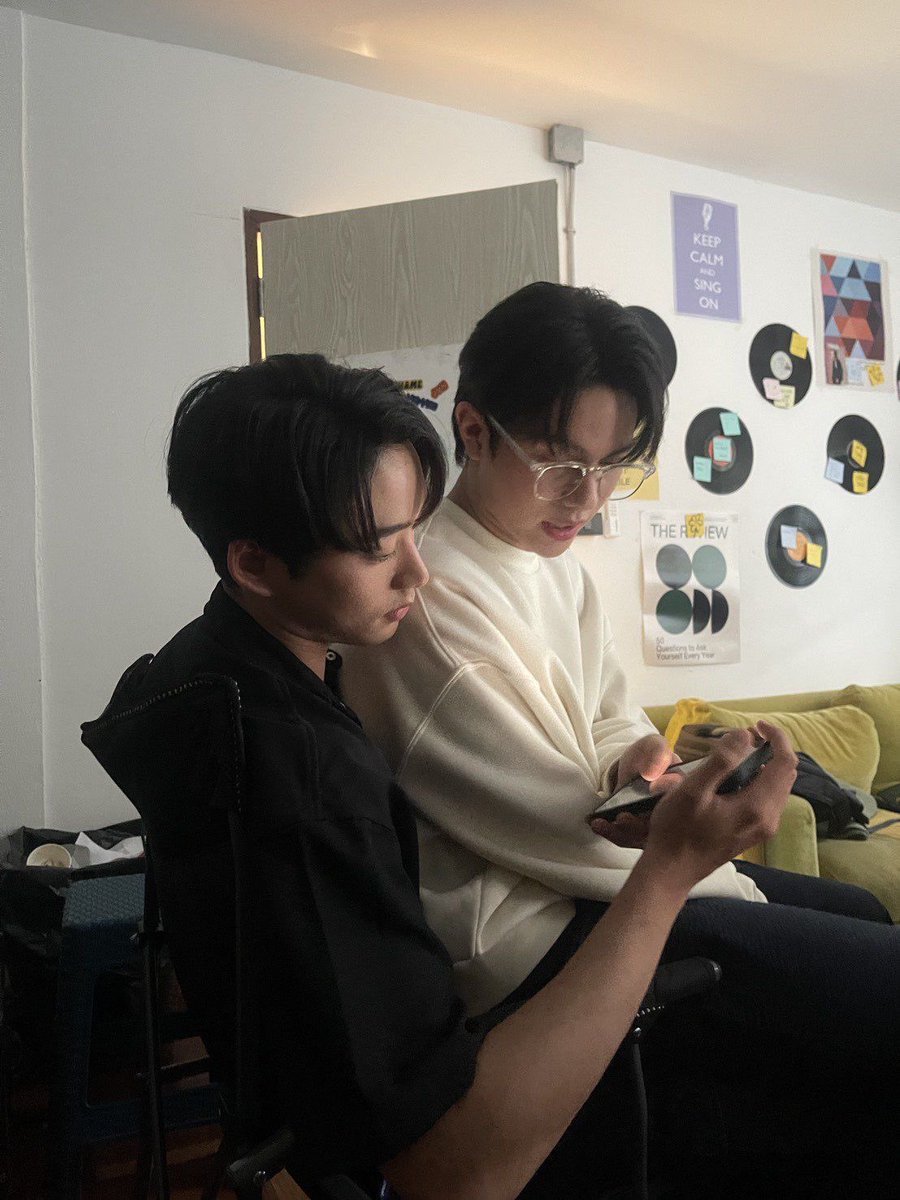 yngte's tweet photo. #YouManiacSeriesEP3

day one                                            one day https://t.co/R3rwAElm1G