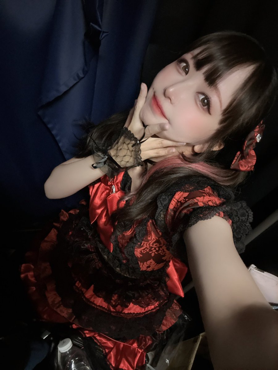 AinoKana's tweet photo. 池袋comfy
まりもちゃんプレゼンツ
藤岡まりも×みちゅのりんご×愛野可奈
プチスリーマンライブ
ありがとうございました✨️

まりもちゃんに久しぶりに会えたり、ずっとまりもちゃんがプチスリーマン企画してるのXで見ててやっと呼んでいただけたり、この3人での激レアなスリーマンだったり、とてもエモい🫶とても楽しかったー✨️

まりもちゃんが本数少なくなっても変わらずライブしてくれてるの尊すぎる✨️
MCで会いたかったら呼べばいいんだって言ってくれて会いたいと思ってくれたのがめっちゃ嬉しい😭

今日はスリーマンなので新衣装着てきたよっ！✨️いかがでしたか？

セトリにもまりもちゃんが好きと言ってくれたAinsel入れてきた💪

楽しんでくれましたか？

スリーマンライブ駆けつけてくれてありがとう🥺🫶