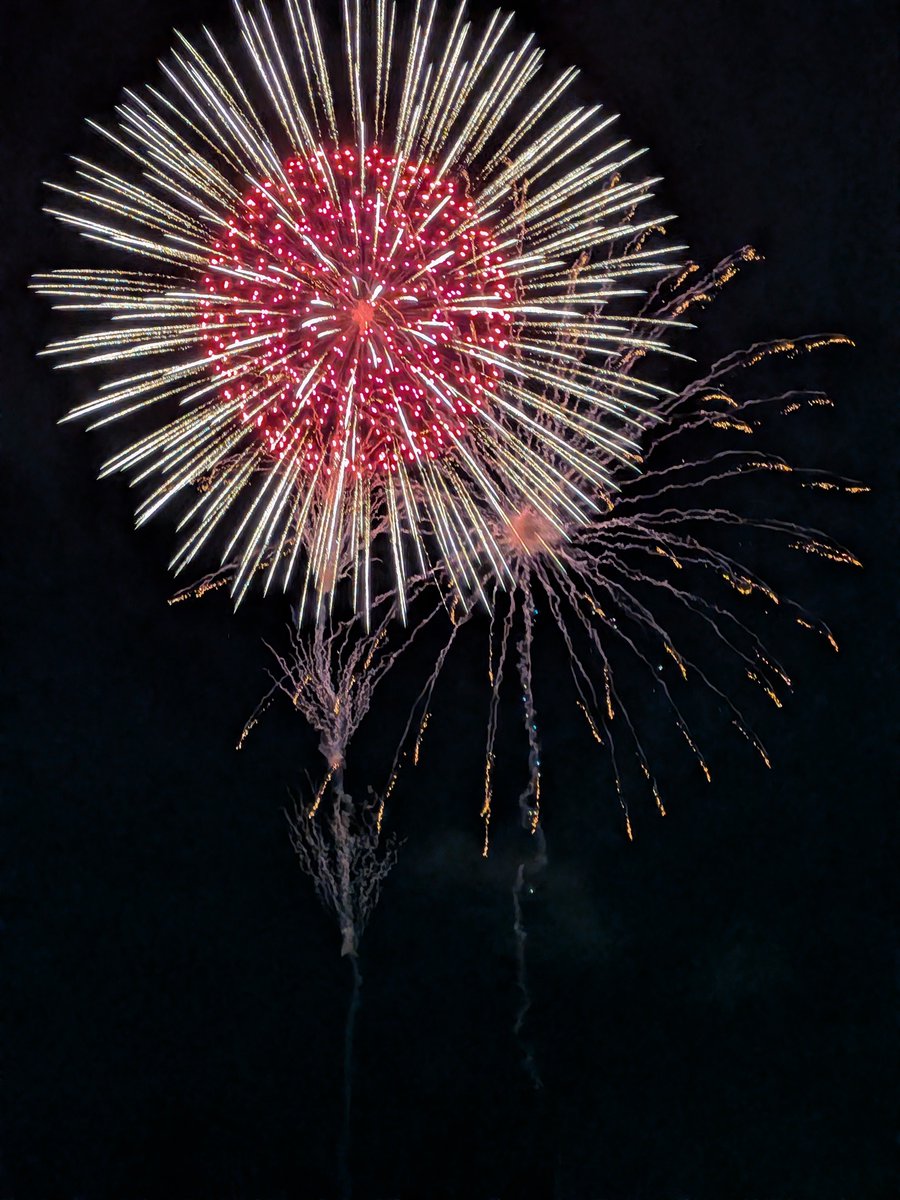 1515t09's tweet photo. 今日は花火大会🎆に行ってきました
すごかった https://t.co/44PPuhm3pv