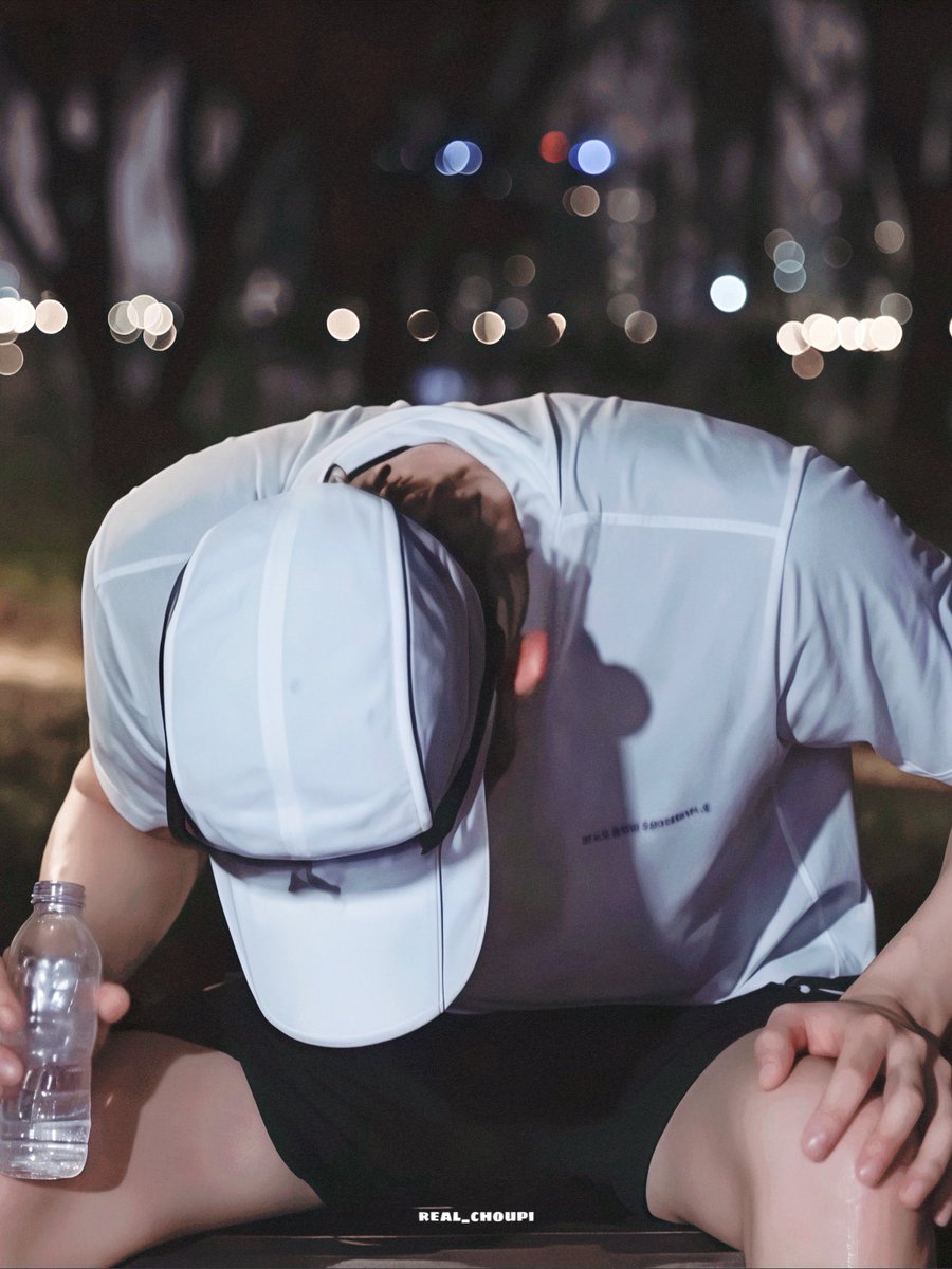 real_choupi's tweet photo. 260912 CHOI CREW 🏃

#찬열  #CHANYEOL https://t.co/Je3Dy4KgF8