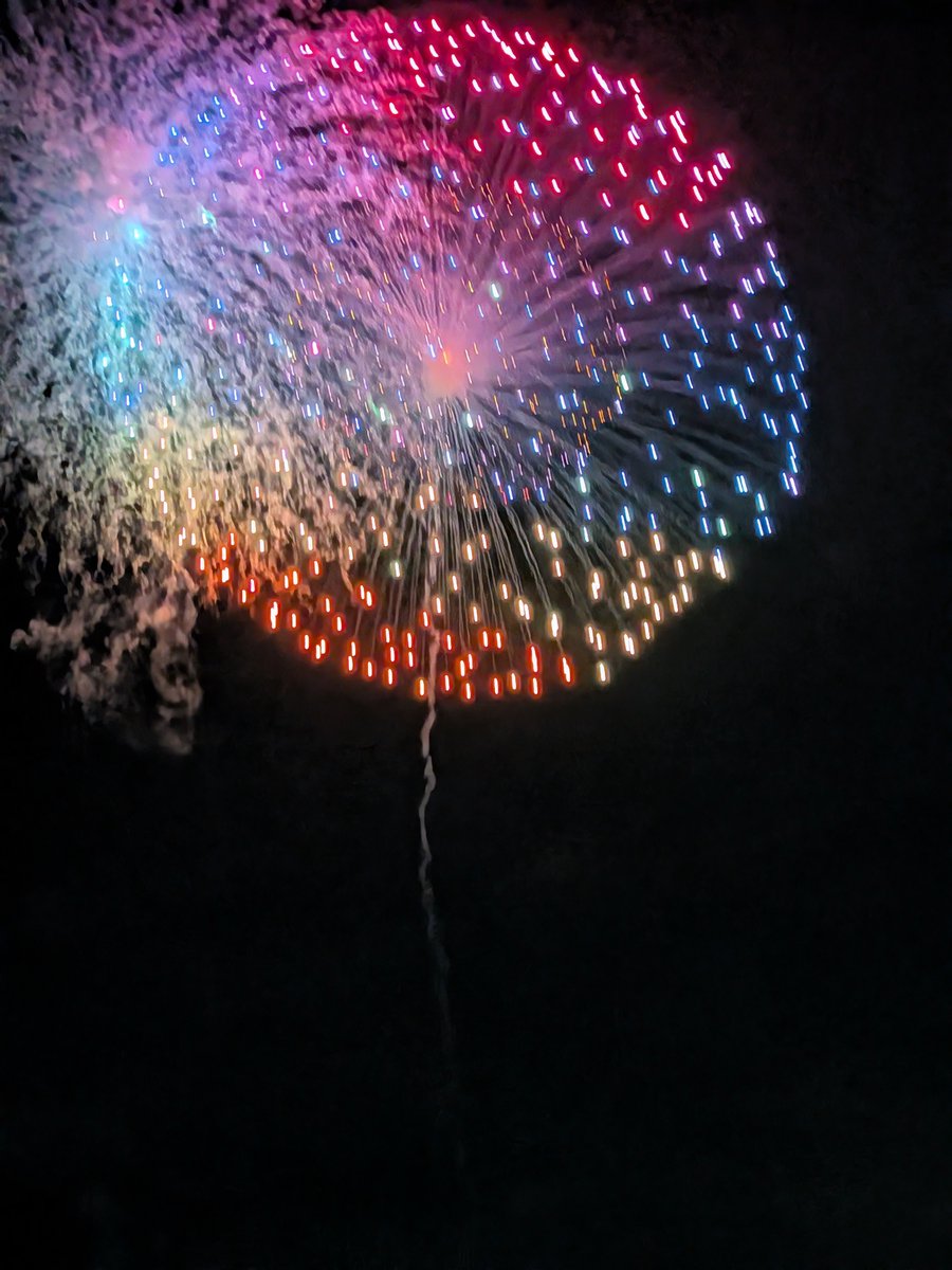 1515t09's tweet photo. 今日は花火大会🎆に行ってきました
すごかった https://t.co/44PPuhm3pv