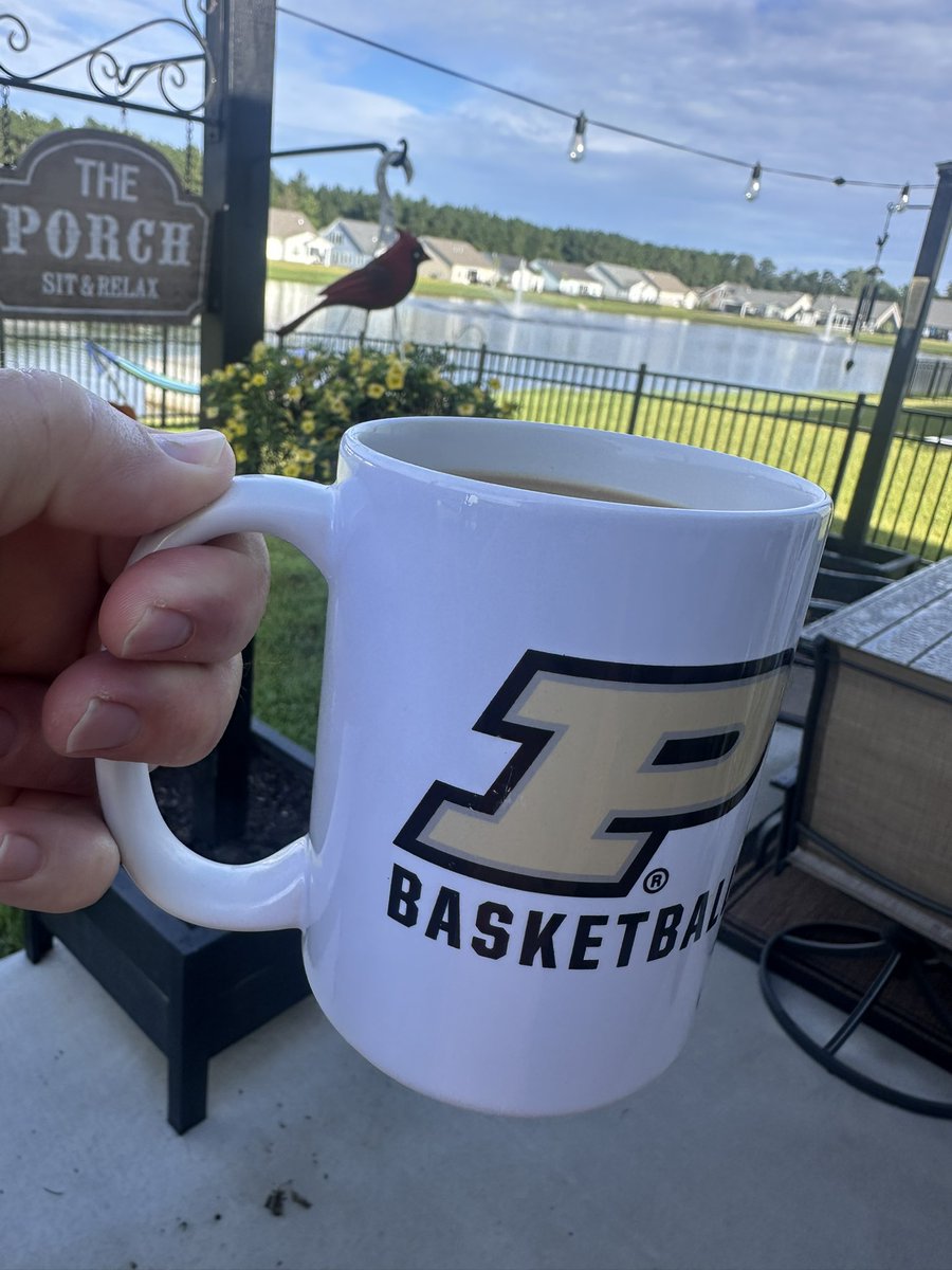 MrBasan08's tweet photo. GAME DAY #Boilermakers Get on board or get run over. Cheers to Coach Odom, staff, and players! Let’s get after it! #EverGrateful #EverTrue https://t.co/z31Mf7kvXk