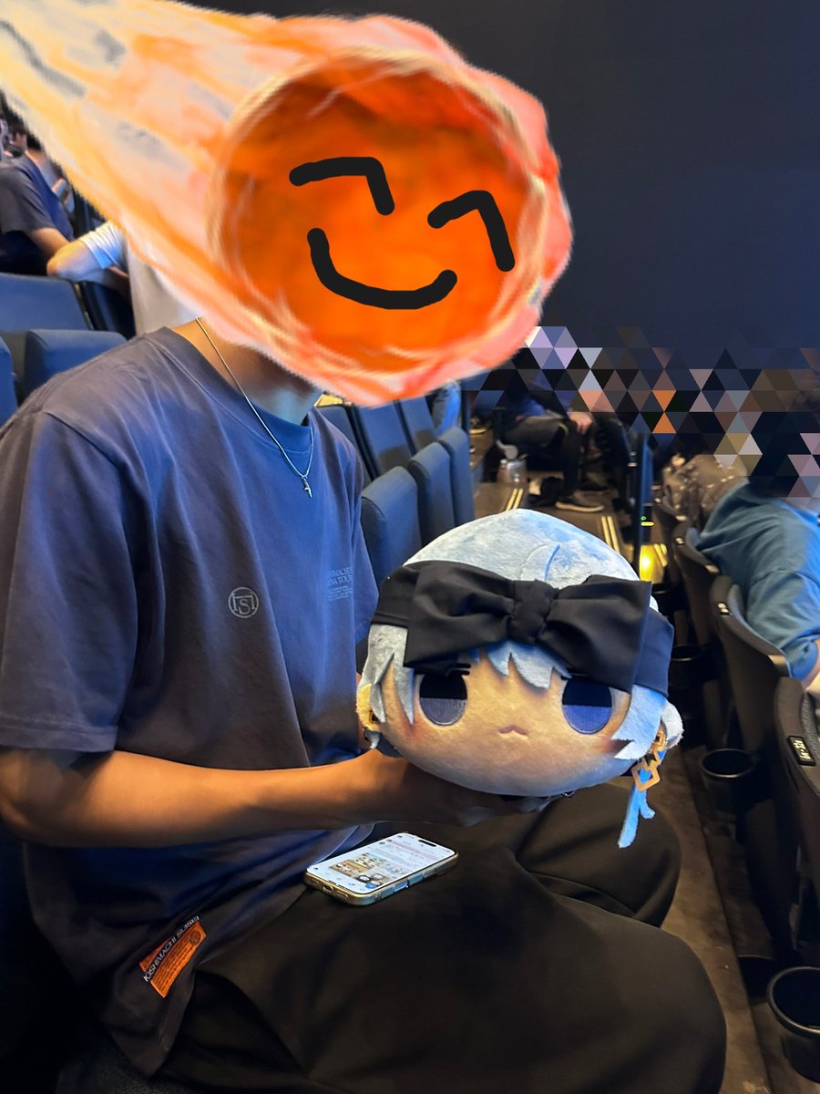 osikatsu_3's tweet photo. 作ったぬいの衣装を星詠みが褒めてくれて嬉しいな( *´꒳`* )
現地であった星詠みが撮ってくれたツーショ

#きらめくほしまち https://t.co/4sEPjBBjk7