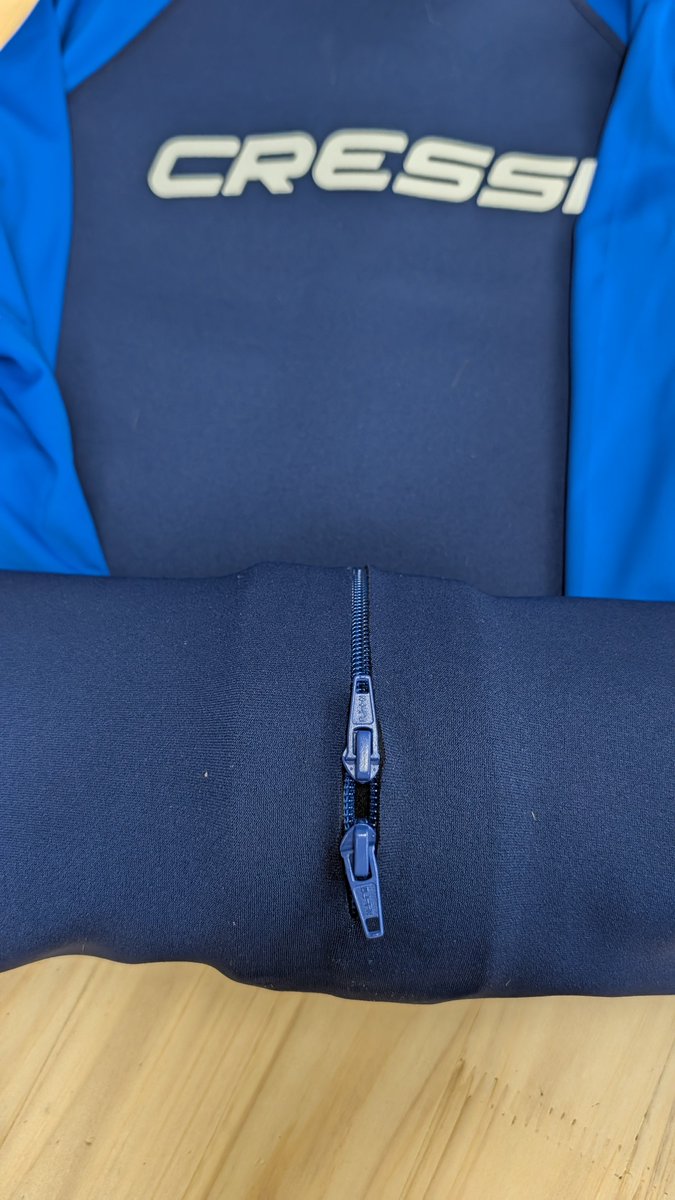 Zipforge's tweet photo. Flawless color integration on this Cressi Wahoo Shorty. 🌊
Installed a full front-to-back 4-way zipper, color-matched to the deep blue and aquamarine panels for a clean factory finish.
Want a custom color or multi-slider build? Send us a DM or click the link in BIO! #neoprene https://t.co/vc3mc83z0f