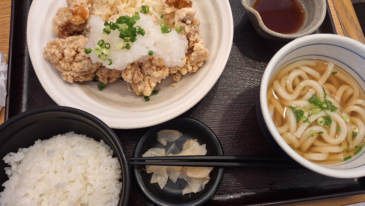 TaberuLike's tweet photo. 2026年9月9日
昼:#竜田揚げ　#おろしポン酢
#あったかうどん　を、添えて https://t.co/o3pidW8qCO