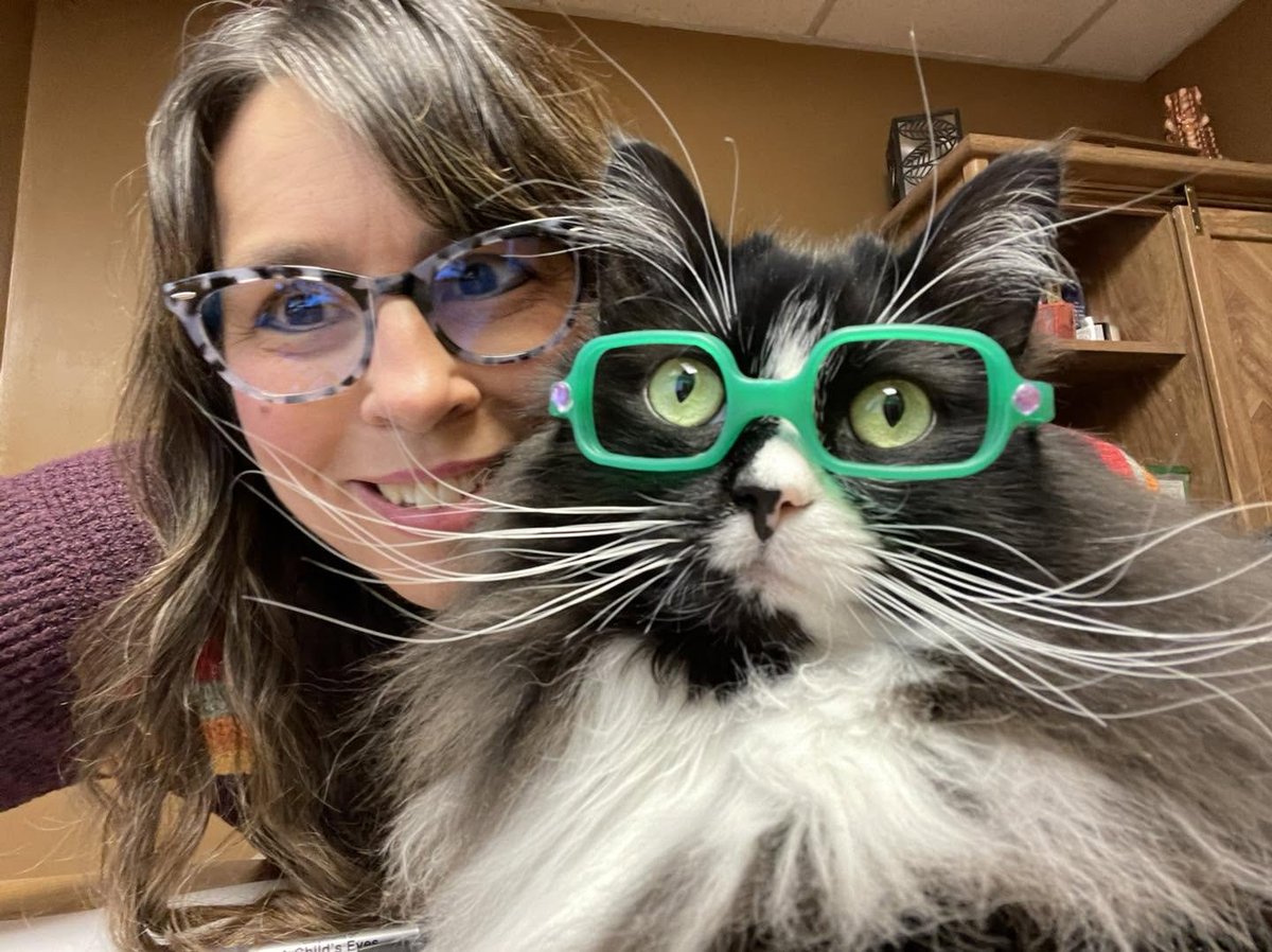 CatWorkers's tweet photo. Truffles the Kitty helps kids embrace wearing glasses, and encourages children who are going through occlusion therapy which requires wearing an eye patch.

She also provides comfort to kids that undergo eye surgeries!

Keep up the great work, Truffles! https://t.co/4jJvDeXBxt