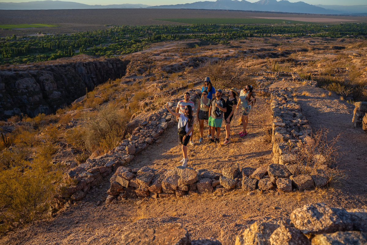 QuintelaRicardo's tweet photo. ¡Feliz aniversario, San Blas de los Sauces! Celebramos la belleza de sus paisajes, la riqueza de su patrimonio histórico y cultural, y la calidez de su gente con la que reciben a quienes llegan de visita.
Hoy es tiempo de celebrar todo lo que somos y todo lo que construimos juntos. Que este nuevo aniversario nos encuentre con orgullo, alegría y la mirada puesta en todo lo que viene.

Sigamos trabajando codo a codo, con compromiso y esperanza, para construir juntos el futuro de San Blas de los Sauces y de toda La Rioja. ¡Muy feliz aniversario!